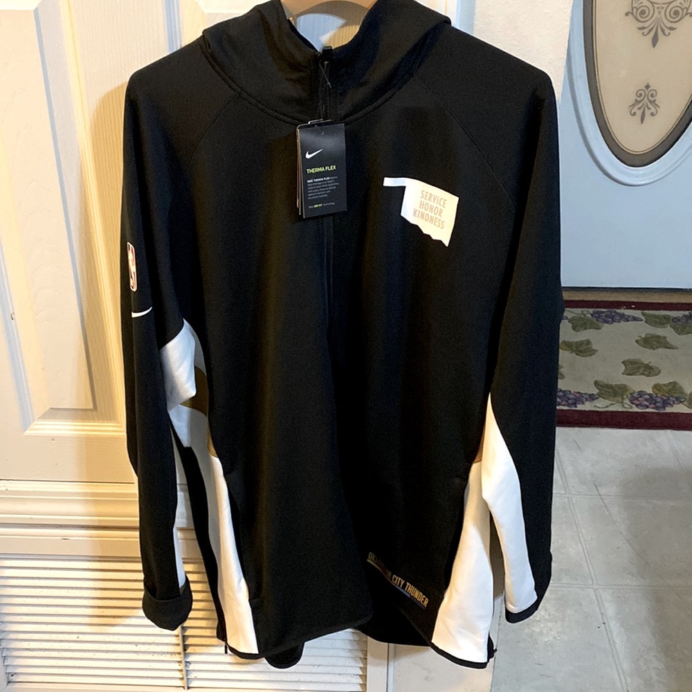 Nike Size 2X NBA Therma Flex Oklahoma City Thunder Jacket. NWT and full zip!